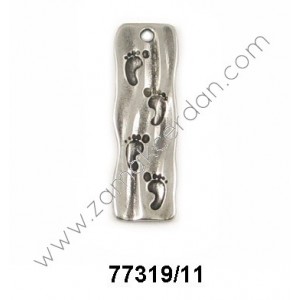 COLGANTE RECTANGULAR CON HUELLAS PIES