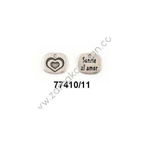 COLGANTE CORAZÓN "SONRÍE AL AMOR"
